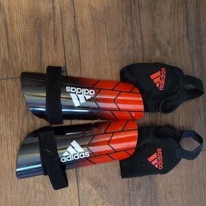 Adidas L shin guards